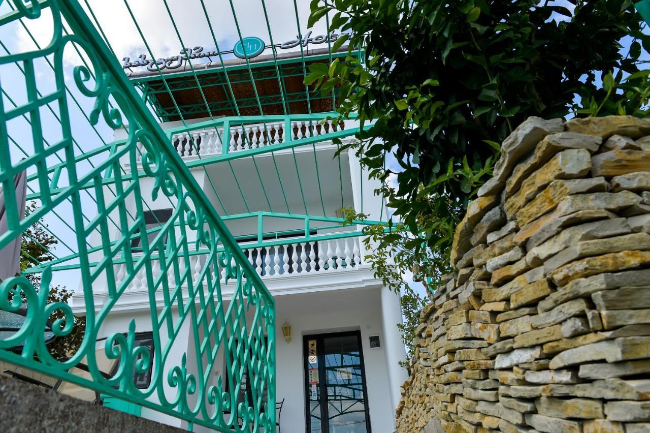 Hotel History Кутаиси Екстериор снимка