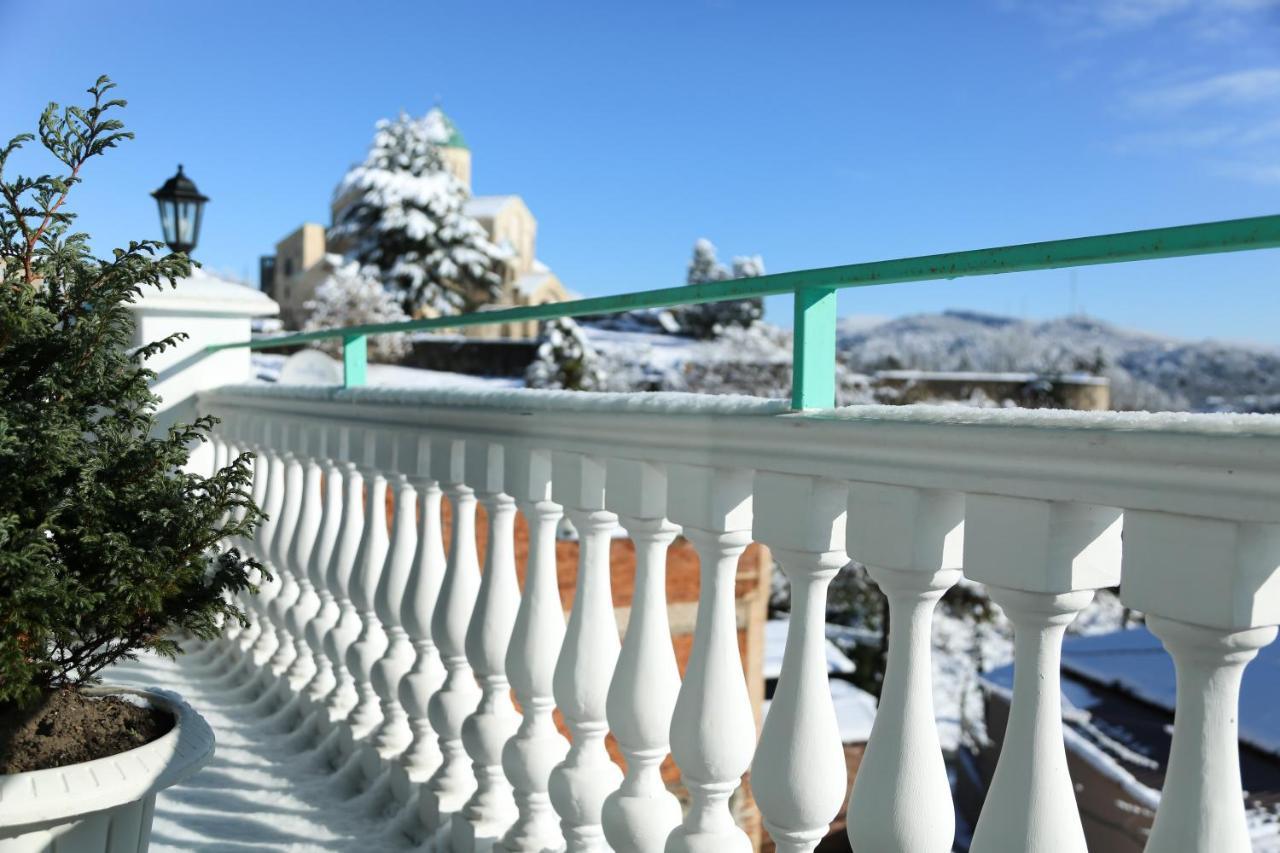 Hotel History Кутаиси Екстериор снимка